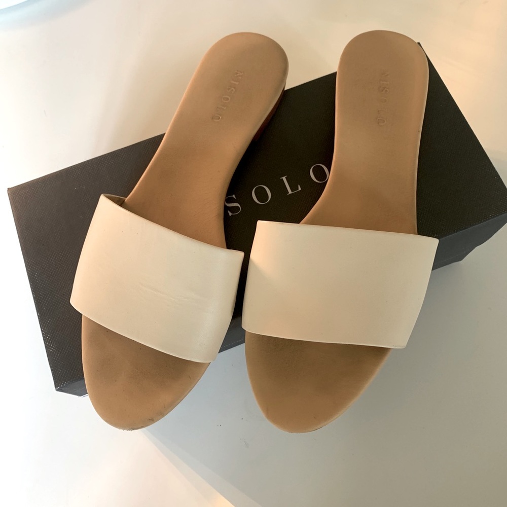 Nisolo Cream Leather Isla Slide Sandals. Size 9.
